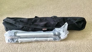 Manfrotto 3021 PRO Aluminum Tripod with Extra Large Bogen Tripod Carrying Bag. - Picture 1 of 15