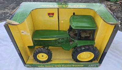 1/16 ERTL JOHN DEERE 4760 TRACTOR WITH BOX #15349 2003 FREE SHIPPING - Image 1 of 4