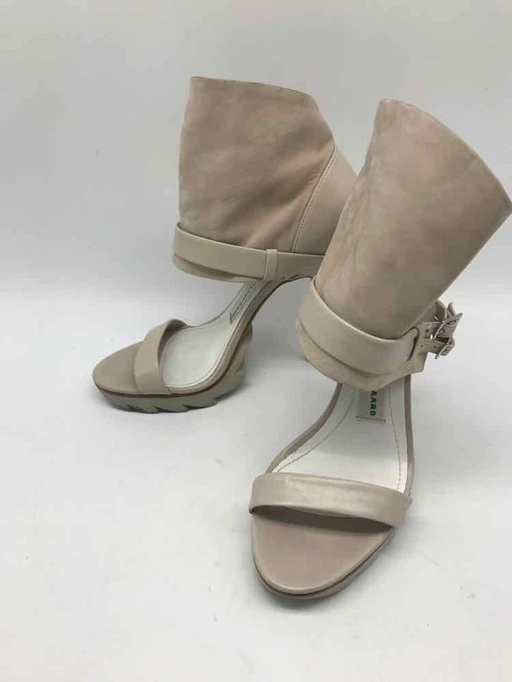 Туфли на каблуке с ремешком на лодыжке Camilla Skovgaard серые размер 33 - Изображение 1 из 4