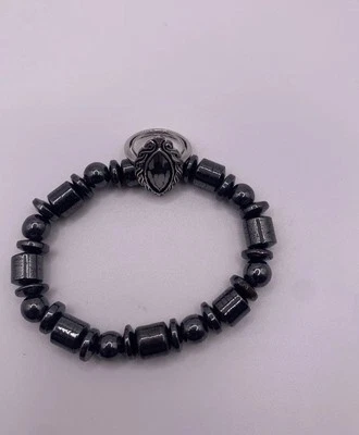 Anillo Avon Ajustable Hematita Tono Plata Firmado con Brazalete Elástico Hematita Foto 1 de 2