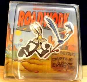 LIBRO WIGGLITS LOONEY TUNES ROAD RUNNER AND COYOTE ROADWORK NUEVO SELLADO DE FÁBRICA - Imagen 1 de 6