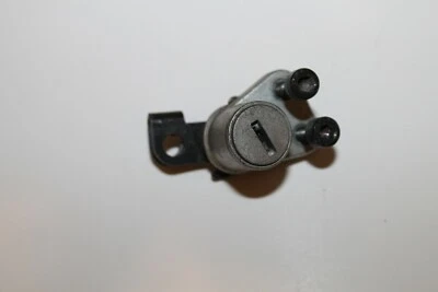 Kawasaki EX250 EX 250 2008-2012 bloqueo de asiento trasero (sin llave) Foto 1 de 2