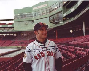 Foto firmada de JOHNNY DAMON 8x10 MLB BOSTON RED SOX con holograma certificado de autenticidad - Imagen 1 de 2