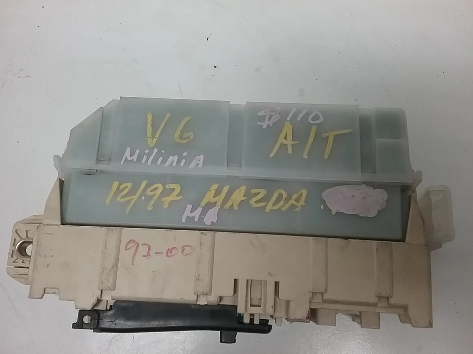 Mazda Millenia 1997-2000 caja de relé de fusibles TWS TB48A 7K25A Foto 1 de 4