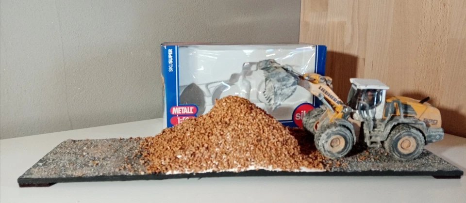 Diorama Liebherr L380 Radlader SIKU "Working M.1:50 m. OVP - Bild 1 von 4