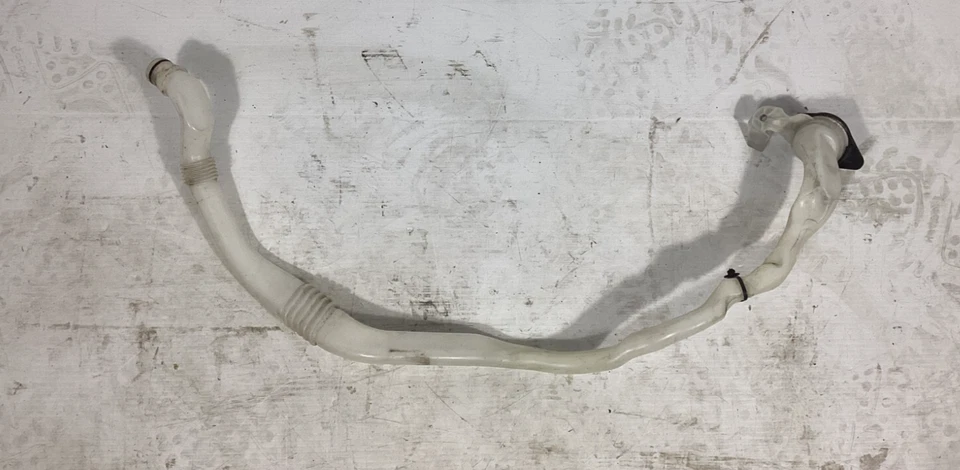 2011-2016 宝马 528I WINDSHIELD WASHER 储备填料管颈 7203270 原始设备制造商。 — 第 1/4 张图片