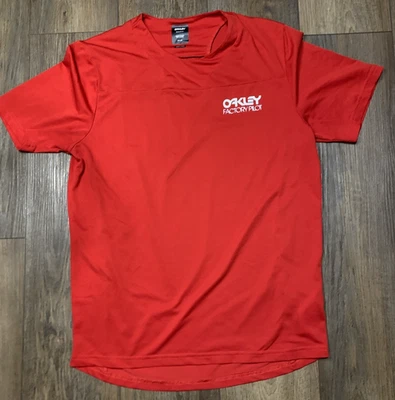 Camiseta Oakley Factory Pilot Lite MTB para Hombres S Ajuste Regular Rojo Blanco Logo Foto 1 de 4