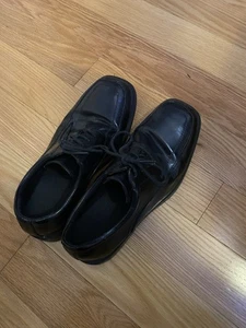 Size Nine Black Leather Lace-Up Dress Shoes for Men - Picture 1 of 4