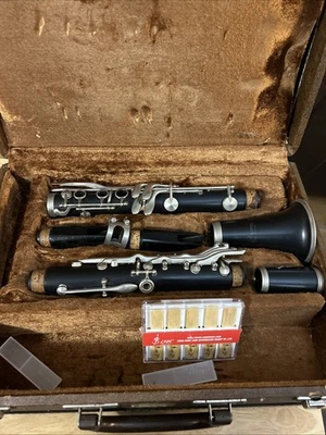 Armstrong Clarinet  In Case - Image 1 of 4