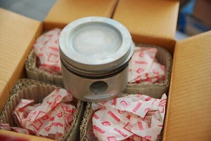 Mahle pistons set for Volvo B 21 ET, FT, 244 turbo 93mm - Picture 1 of 4