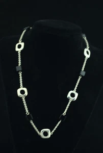 Collar cojín cuadrado de ónix negro Tiffany en plata de ley de 18 pulgadas - Imagen 1 de 3