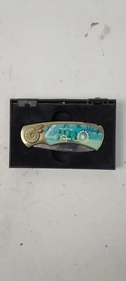 Navaja de bolsillo coleccionable John Deere Foto 1 de 4