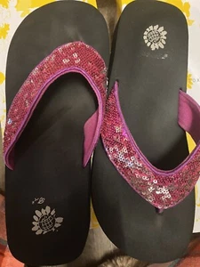 Chamomile YellowBox Flip Flops Size 8.5, Style: Chamomile Color: Hot Pink Sequin - Picture 1 of 4