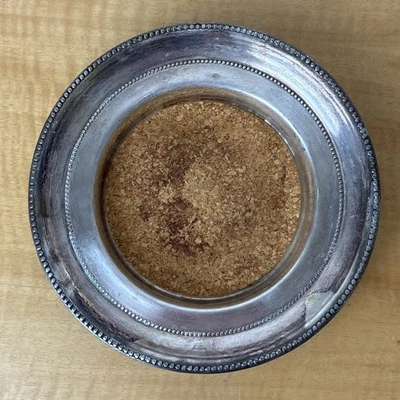 Posavasos de vino Towle plateados con inserto de corcho Foto 1 de 4