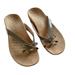 Vionic Bella Flip Flops Womens Size 10 Gray Patent Leather With Bow Detail - Picture 1 of 7