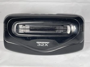 Sega Genesis 32x schwarze Konsole UNGETESTET FÜR TEILE ODER REPARATUR - Bild 1 von 9