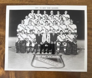 NHL New York Rangers Vintage Circa 1971-72 Black & White Hockey Team Photo - Picture 1 of 5