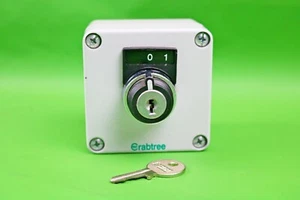 Crabtree 1/MBK isolierter Schlüsselschalter mit 1 Schlüssel - Bild 1 von 5