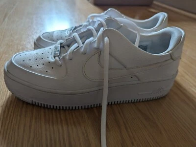 Talla 9W Nike Air Force 1 Sage Low Triple Blanco Foto 1 de 4