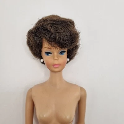 Vintage Original Mattel 1963 / 1964 Brunette Bubblecut BARBIE , 1960s , GC - Image 1 of 4