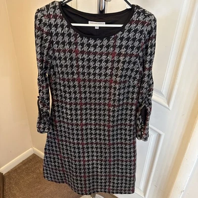 Vestido suéter para mujer Sandra Darren forrado hasta la rodilla talla Med. Negro/Gris/Rojo Foto 1 de 4