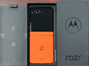 Open Box 9/10 - Moto Razr 5G 2024 (256GB, 8GB) 6.9" (Unlocked) - Spitz Orange - Picture 1 of 4