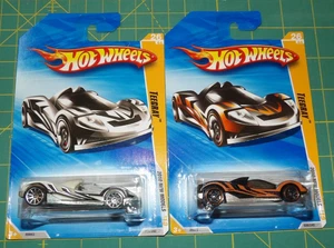 2X - Hot Wheels 2010 Nuovi Modelli - Teegray - Varianti Colore Bianco e Nero - Foto 1 di 7