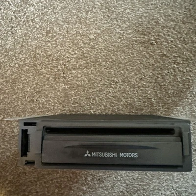 MITSUBISHI SHOGUN PAJERO SAT NAV ECU DVD PLAYER MZ312357 - Image 1 of 3