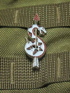 Army Sniper Badge NEW Snake Arrow Ranger Recon SEAL Marsoc Scout Rifle Pin US - Picture 1 of 5