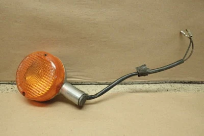 1982 铃木 GS650G 后轮右转信号灯 — 第 1/4 张图片