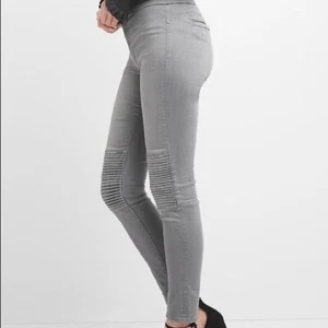 GAP Mid Rise Sculpt Moto True Skinny grau Jeans Gr. 33 kurz - Bild 1 von 7