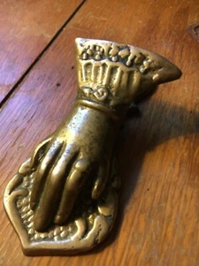 Vintage Brass Hand Shaped Glove Handkerchief Clip Wall Mount Stamped Japan 3x5 - Picture 1 of 6
