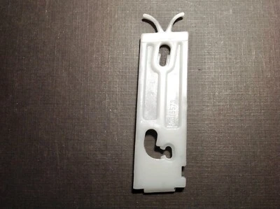 1 pieza 1985-1990 Oldsmobile 98 cuarto lateral izquierdo panel moldura clip NORS 20615573 Foto 1 de 4