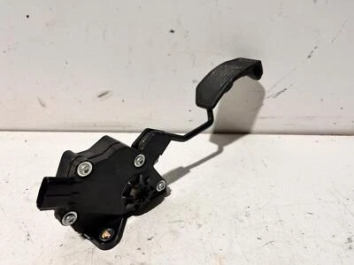 Toyota RUKUS Pedal AZE151 Accelerator Pedal 01/07-12/15 - image 1 of 4