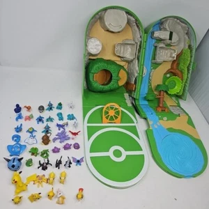 WCT Pokémon Battle Ground Carry Case Backpack Play Set Lot With 42 Figures - Picture 1 of 12