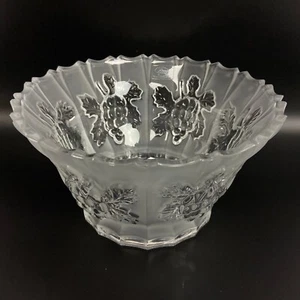 VINTAGE CUT CRYSTAL FROSTED BOWL Grapes PRICE PRODUCTS HANDMADE IN WEST GERMANY - Picture 1 of 8