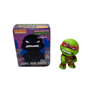 Teenage Mutant Ninja Turtles TMNT Raphael Raph Shell Shock Vinyl Figure Kidrobot