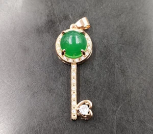 White Green Chalcedony Agate 18KGP Cubic Zirconia Heart Key Pendant Necklace - Picture 1 of 12