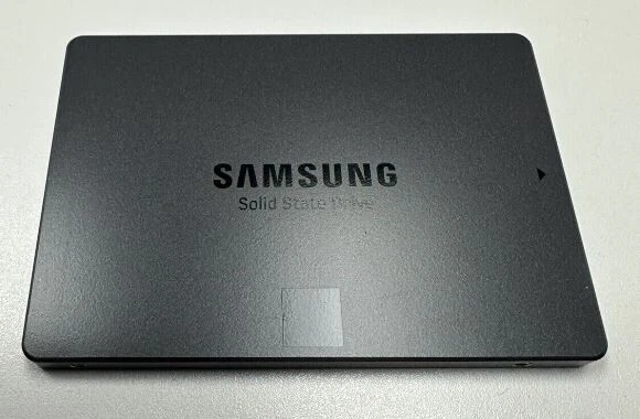 Samsung 840 EVO 250GB 2,5" SSD MZ-7TE250 MZ7TE250HMHP Solid State Drive - Bild 1 von 1