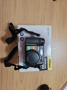 Nikon COOLPIX 5400 5.1MP Digital Camera - Black - Picture 1 of 9