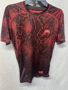 Venum Performance Dry Tech Shirt Men’s Medium Red Black Snake Print Short Sleeve - Picture 1 of 8