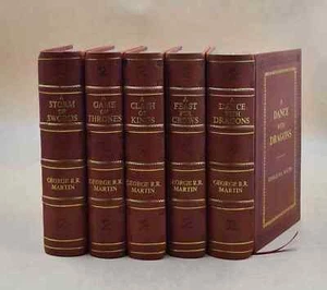 George R. R. Martin'S A Game Of Thrones 5-Book Boxed Set [Premium Leather Bound] - Foto 1 di 12