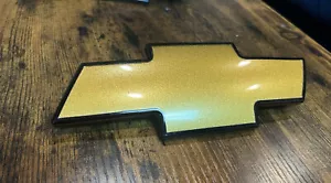 NEW 1999-02 Silverado 2000-06 Tahoe Suburban Front Grill emblem Bowtie Gold - Picture 1 of 3