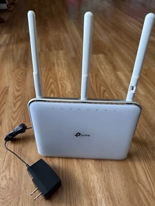 TP-Link AC 1900 Dual Band Gigabit Router Bundled With Power Supply and Stand - Picture 1 of 6