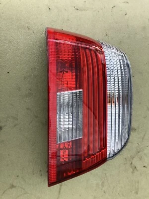 Conjunto de lámpara de luz trasera izquierda exterior izquierda BMW 540i 2001-2003  Foto 1 de 4