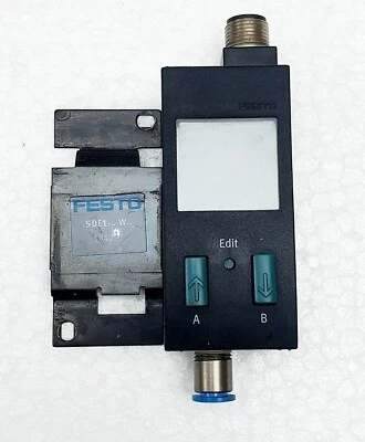 PRESSURE SENSOR FESTO SDE1-V1-G2-W18-I-P1-M12 W10204131 534065 / 0 1 BAR - Image 1 of 4