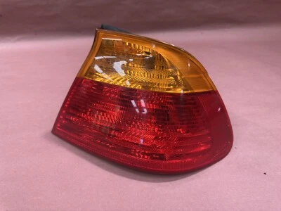 Conjunto de lanterna traseira externa direita BMW E46 330CI M3 323CI 325CI fabricante de equipamento original 101K milhas - Imagem 1 de 4
