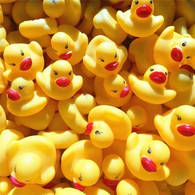 Lote de 50 patos de goma para baño para niños pato amarillo baby shower lindos juguetes juego de sonido de pato Foto 1 de 4