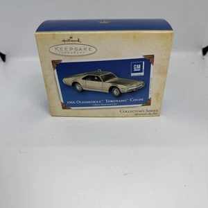 2004 1966 Oldsmobile Toronado Coupe Hallmark Ornament Classic American Cars #14 - Bild 1 von 6