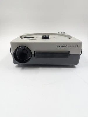 Kodak Carousel S Projektor - Für Teile / Reparatur, Kein Zubehör - Bild 1 von 4